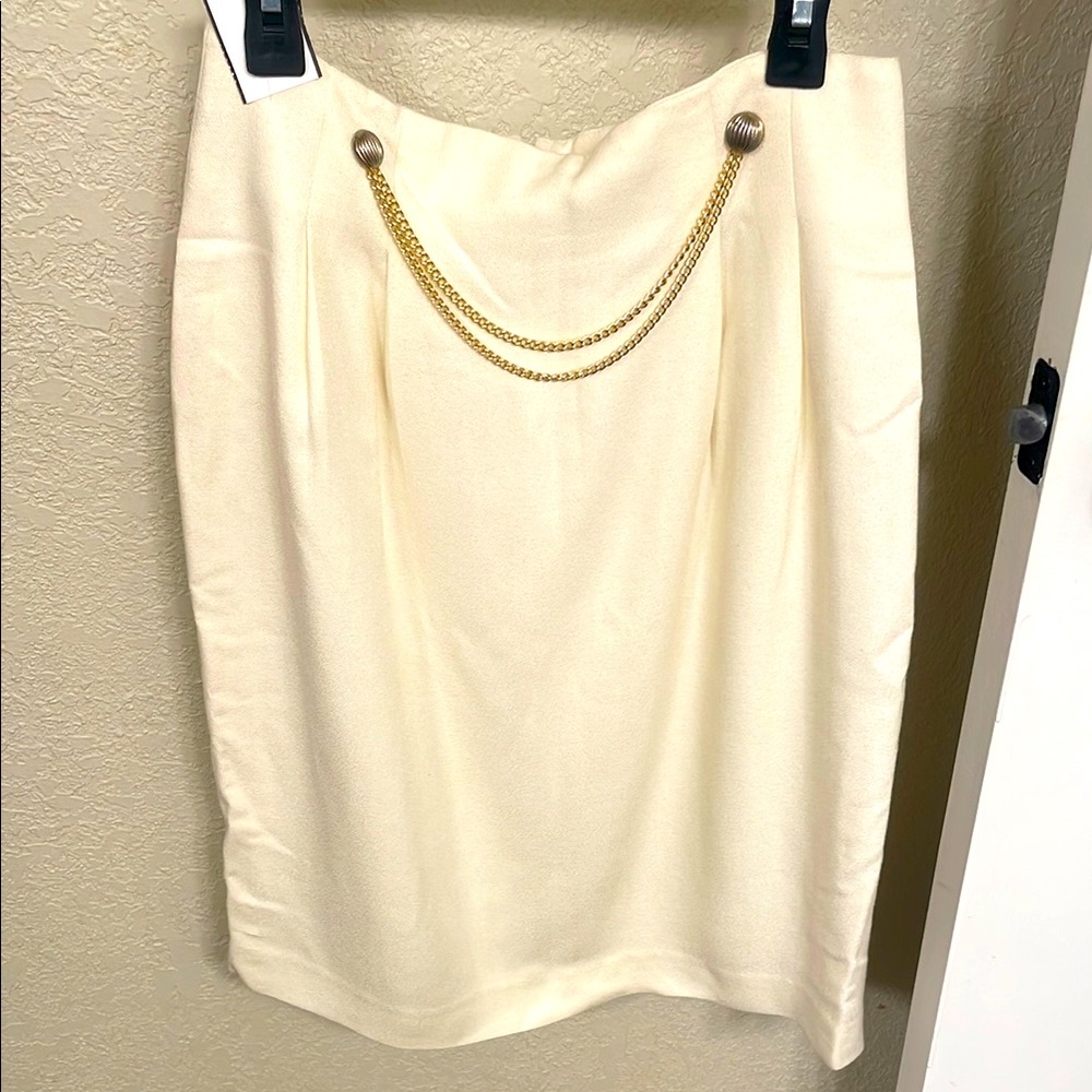Vintage Simon Ellis Elegant Cream Skirt with Gold Chain Detail